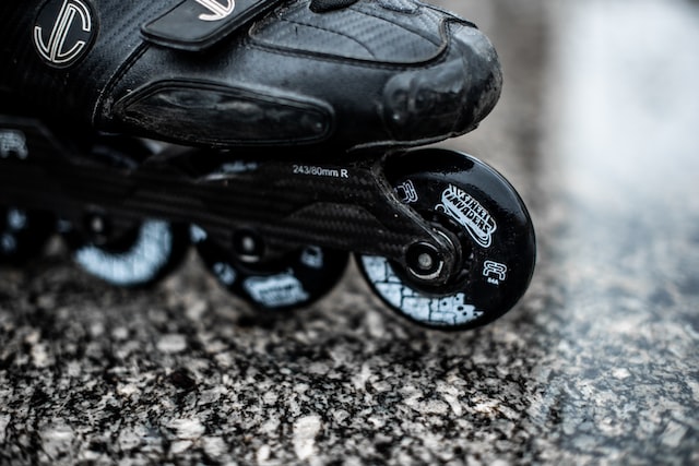 roller blades with big wheels