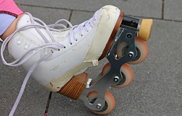 what's better roller skates or rollerblades